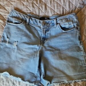 1822 Denim Blue Jean Shorts Distressed Rolled Hem